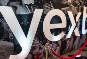 yext 3d logo