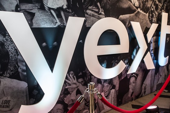 yext 3d logo